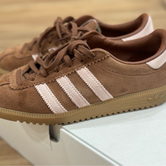 Adidas BRMD Brown Sneakers with Sandy Pink Stripes - Picture 7 of 12